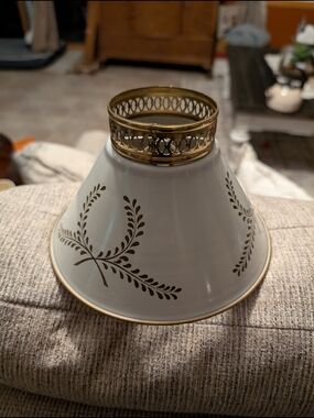 Vintage Toleware Metal Lamp Shade Ivory Brass design Top Bulb Harp Cover Clip On
